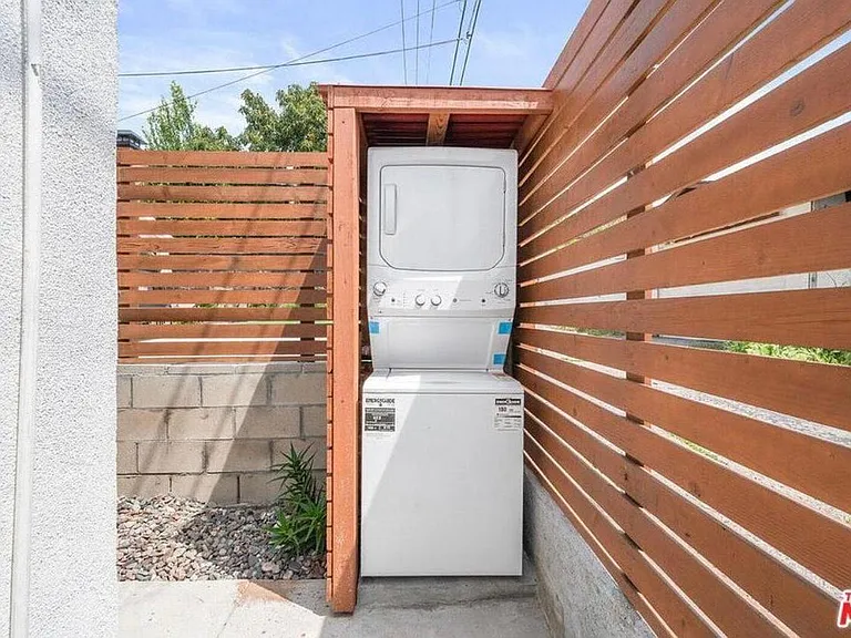3122 Chaucer St — Photo 10