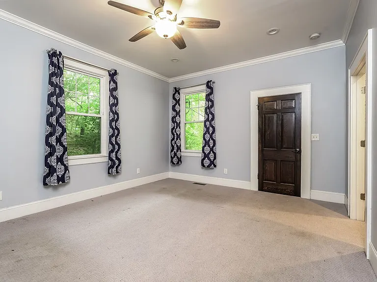 340 W End Blvd — Photo 11