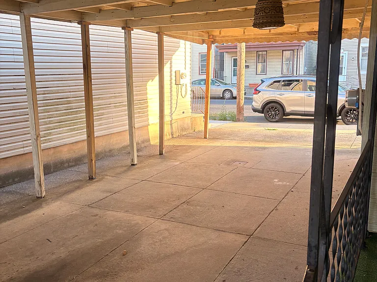 636 Walnut St — Photo 7