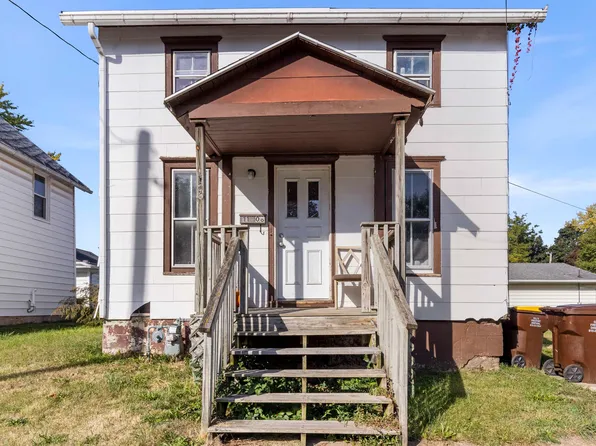 1108 S Locust Ave, Freeport, IL 61032