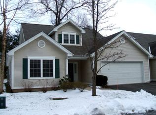 6 Tabor Cir, West Hartford, CT 06117