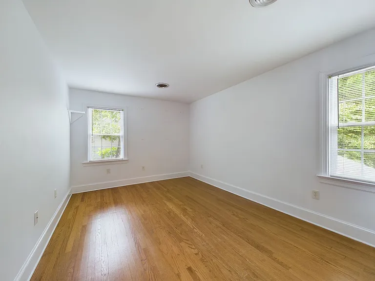 10211 Windbluff Dr — Photo 36