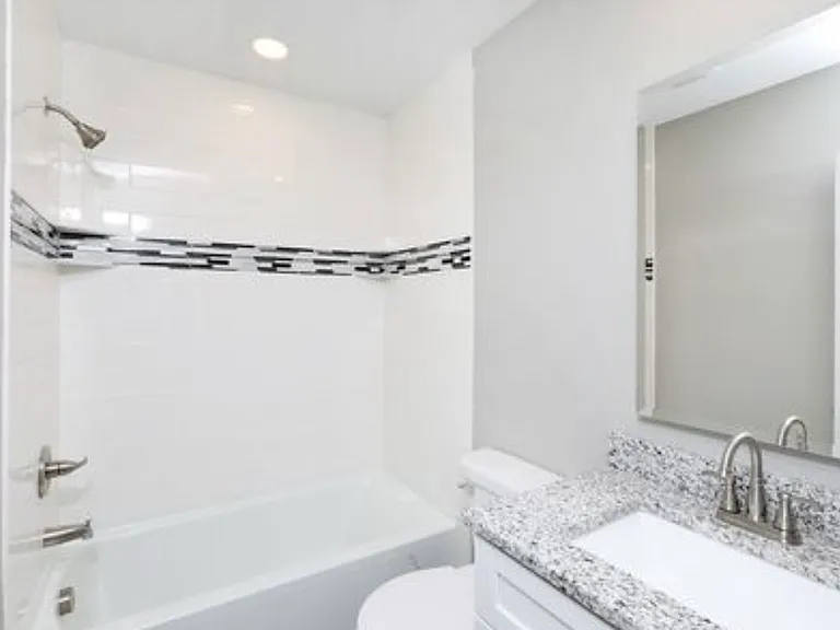 212 Thornton Ave — Photo 11