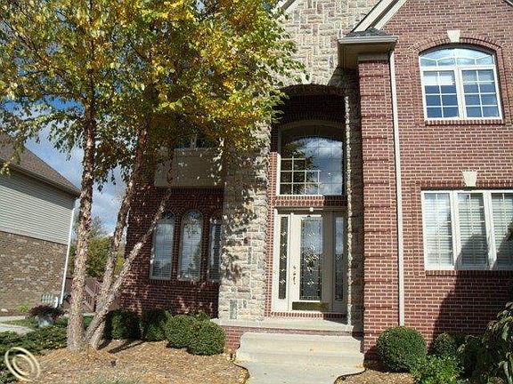 3rd image of 47071 Hidden River Cir N