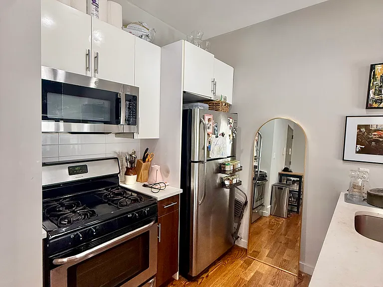 566 Dekalb Ave #3H — Photo 2