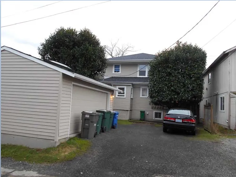 5211 11th Ave NE #202 — Photo 10