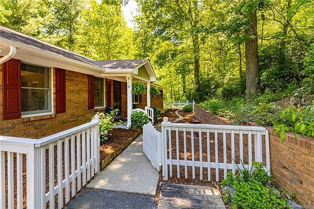 1st image of 816 Greenwood Dr