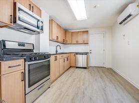 6 Dey St, Montclair, NJ