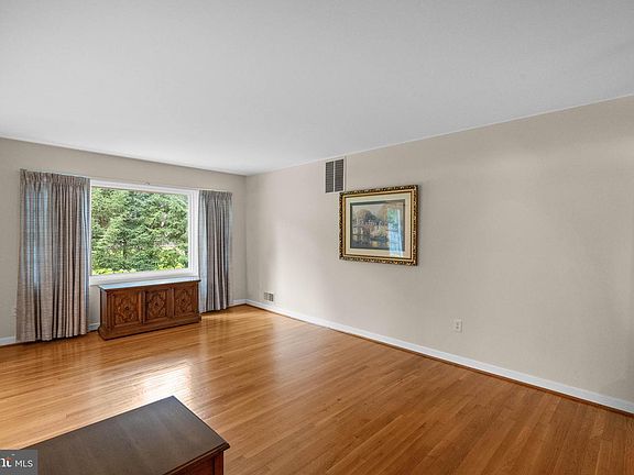 5th image of 14231 Bauer Dr