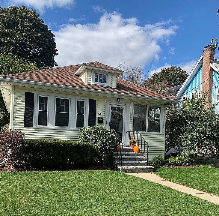 2nd image of 54 Bruce Rd