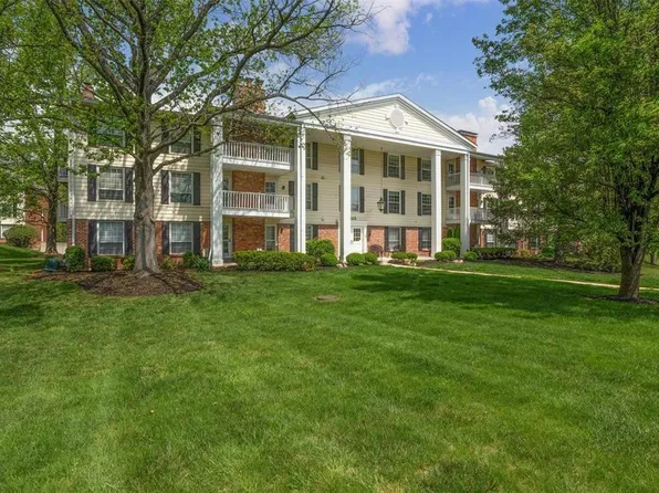 1525 Hampton Hall Dr APT 24, Chesterfield, MO 63017