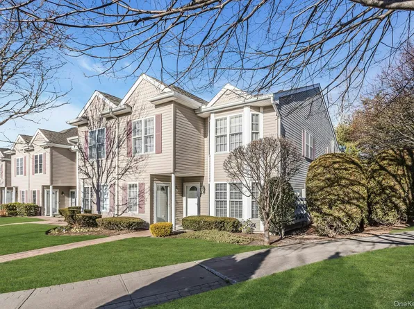 986 Madeira Boulevard, Melville, NY 11747