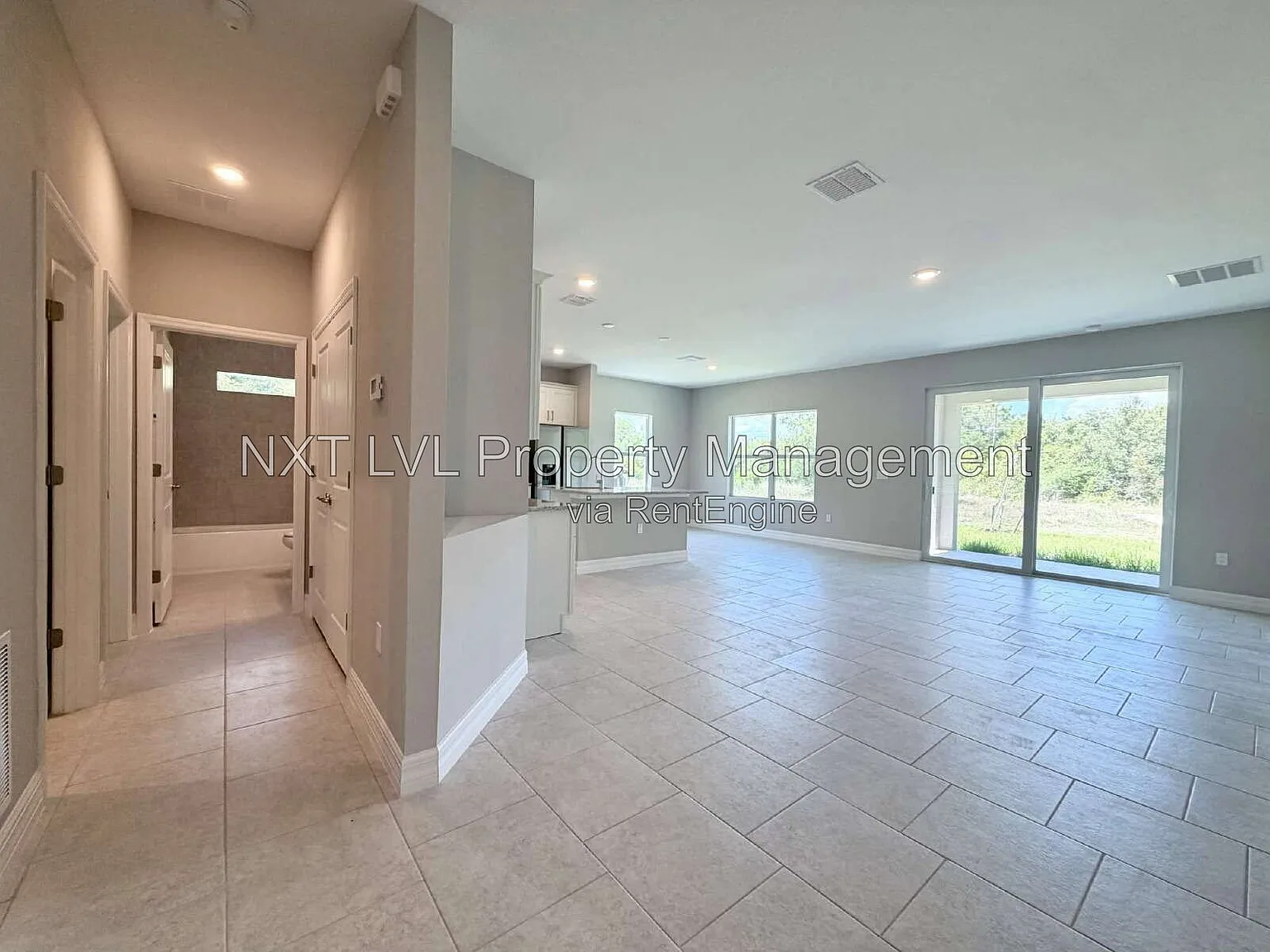 3 bed, 2.0 bath, 1615 sqft, $1,695 — Photo 2