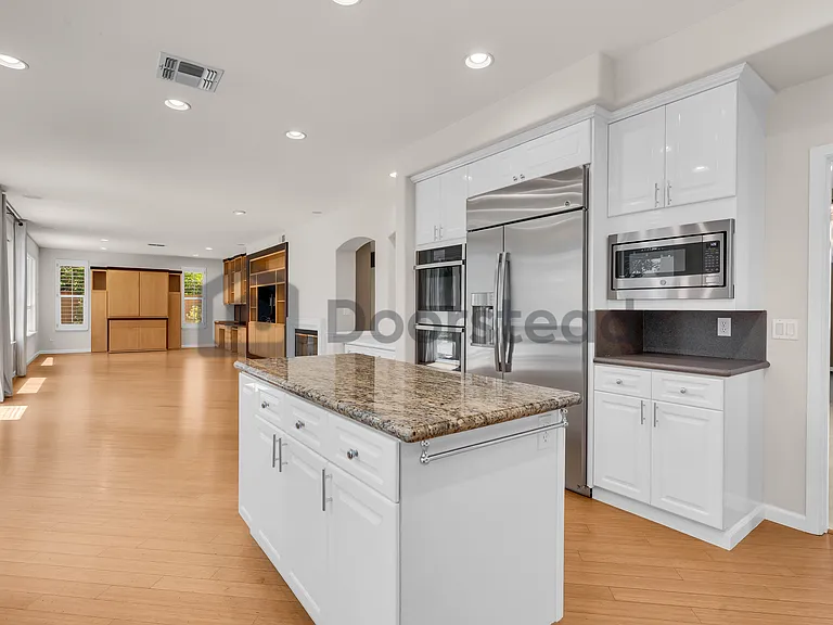 513 Winding Brook Ct — Photo 11