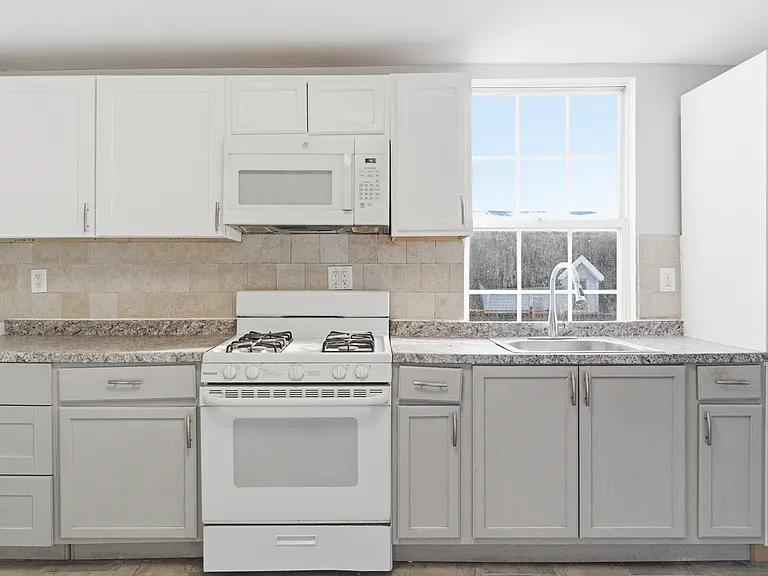 274 Littleton Ave #3 — Photo 5
