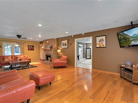 View as soon as you enter the home