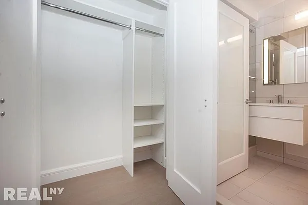 Rented by REAL New York | media 7