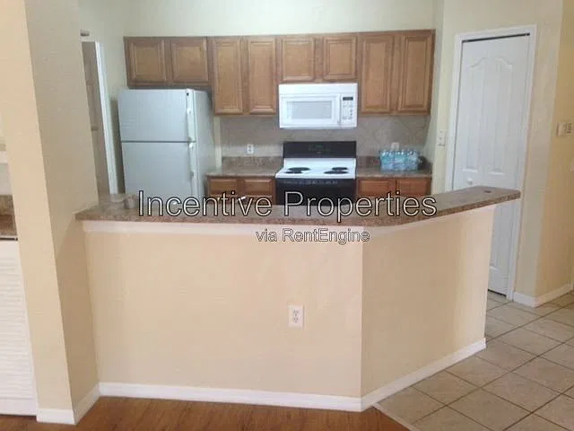 2 bed, 2.0 bath, 1135 sqft, $1,600 — Photo 3