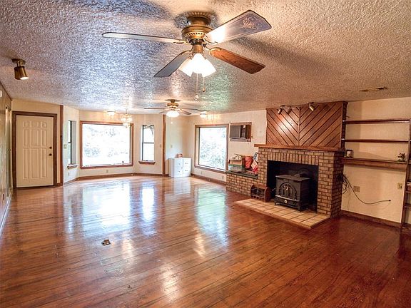 3rd image of 2371 Seminole Dr