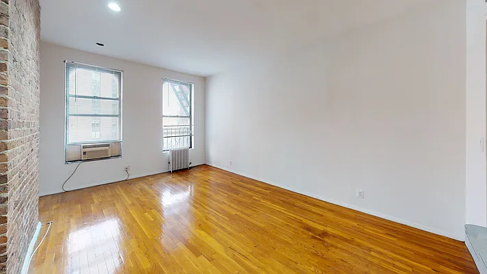 Rented by Bond New York | media 4