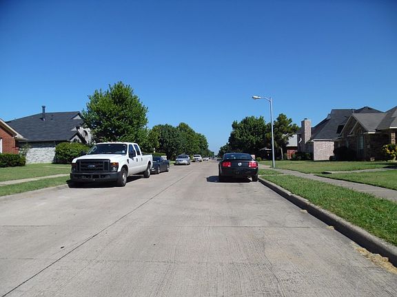 4th image of 1829 Cool Springs Dr