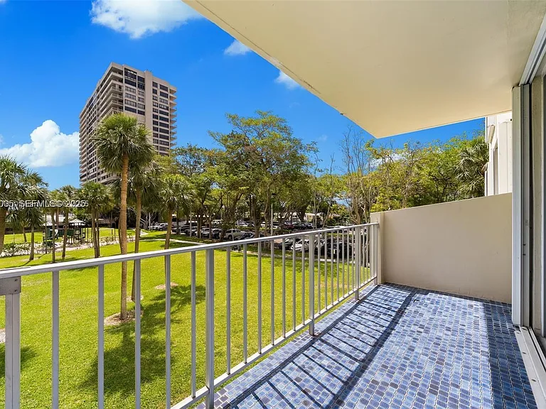 11111 Biscayne Blvd #227 — Photo 44