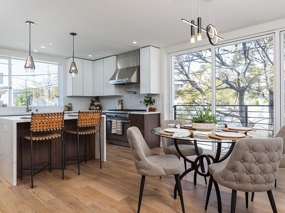 1st image of 2820 Rowena Ave #1