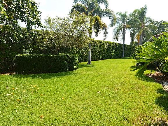 3rd image of 3877 Wilshire Cir W #121