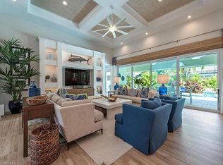 713 Pitch Apple Ln, Naples, FL 34108