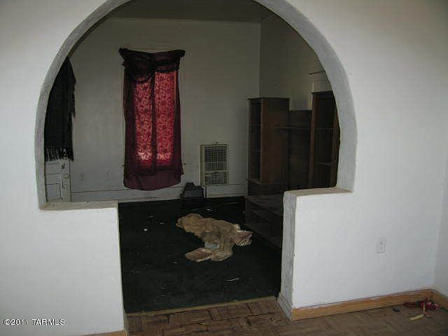 2nd image of 623 E 4th St