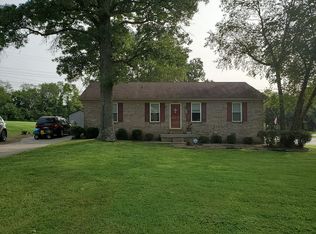 2901 Pin Oak Dr, Bardstown, KY 40004
