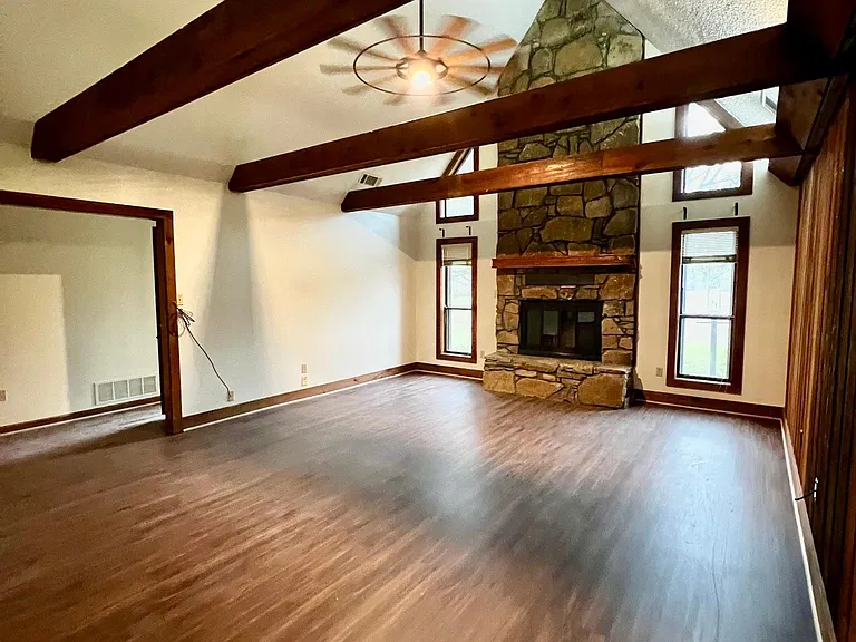 3168 Creekwood Ln — Photo 5