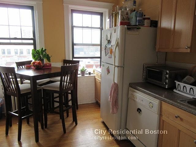 2nd image of 5 Green St #5