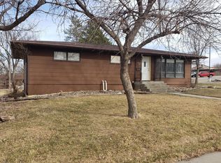 746 Harding St, Winner, SD 57580