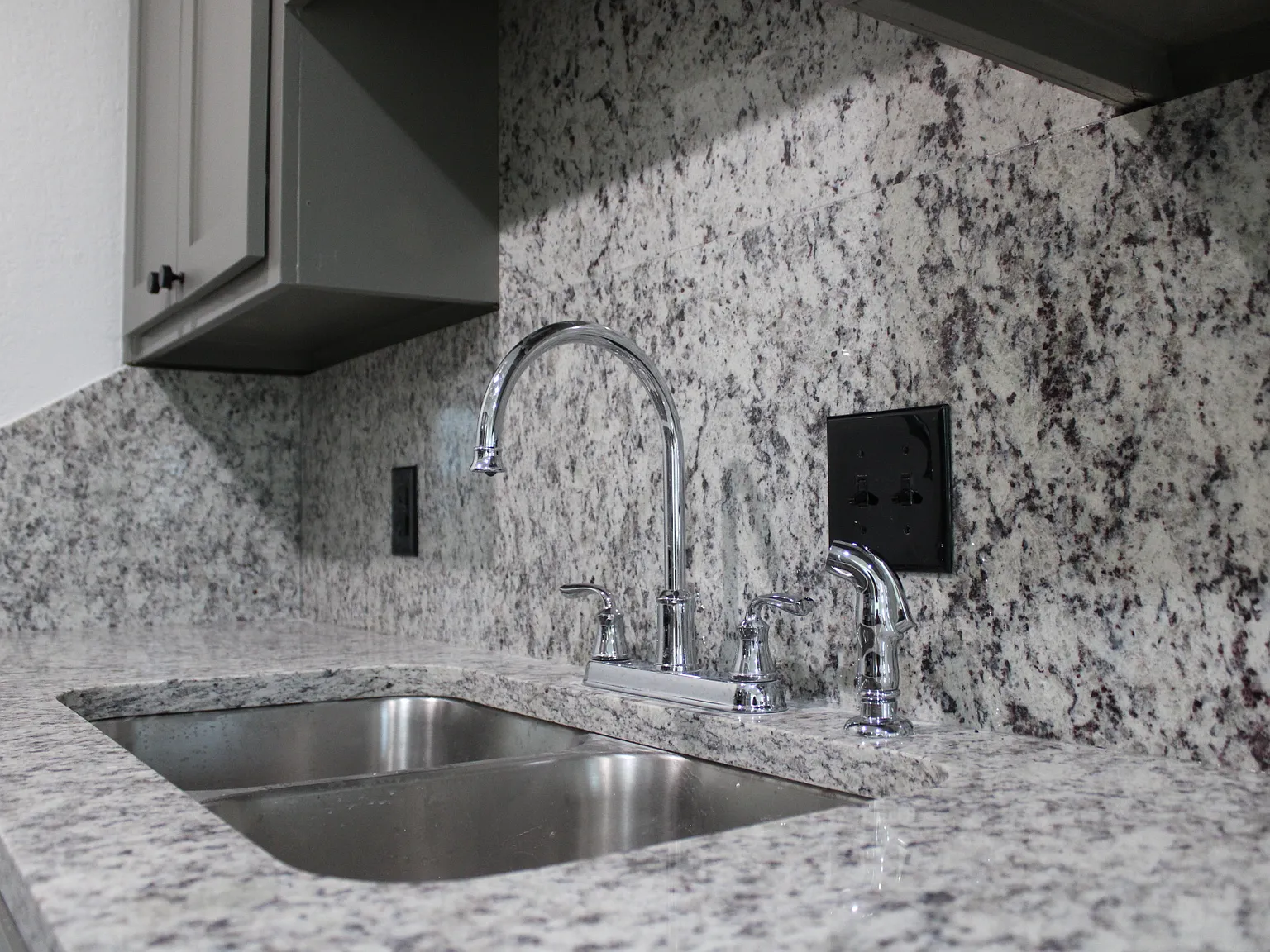 2 bed, $3,400 — Photo 3