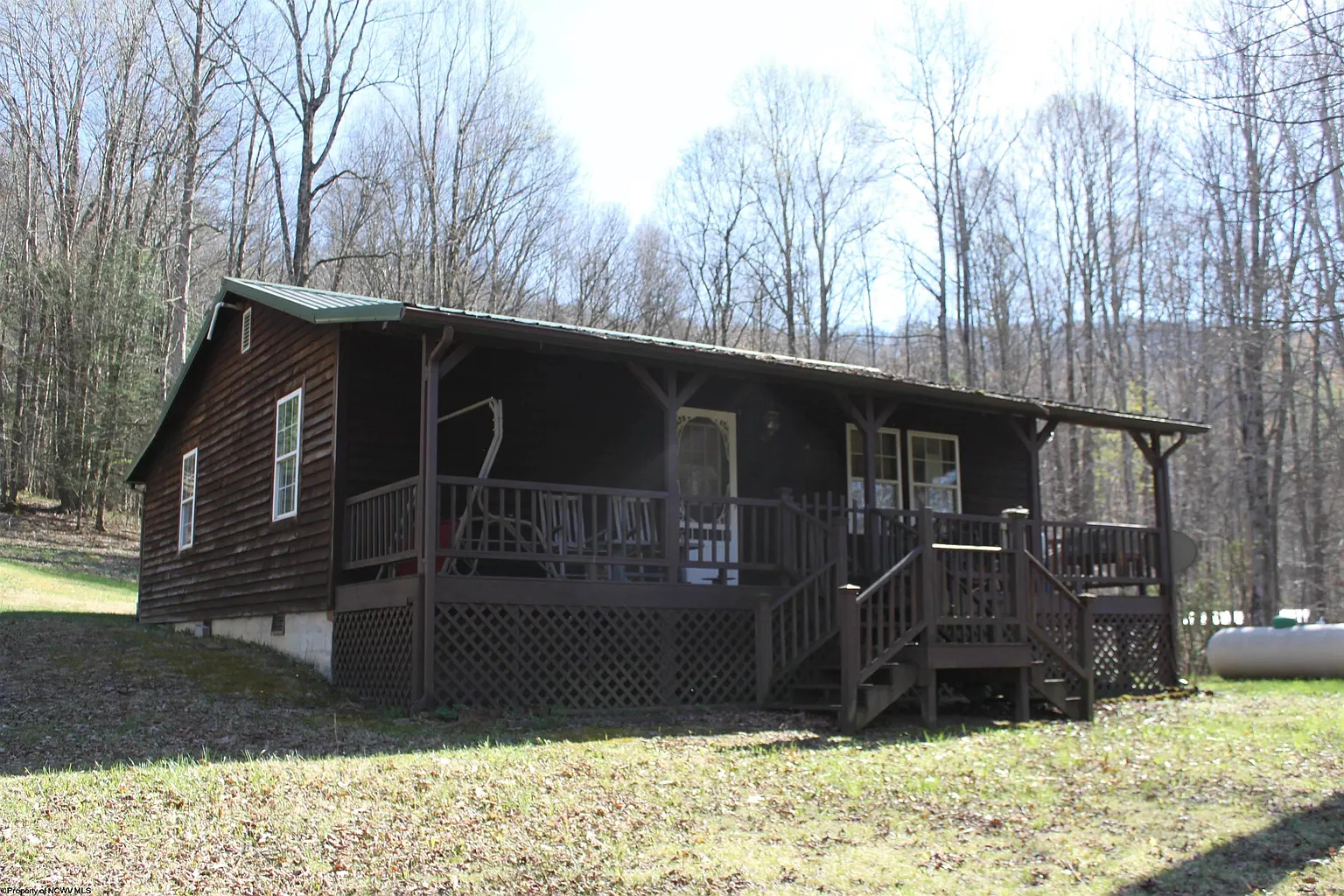 820 Ponderosa Dr photo 1