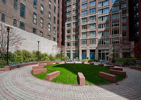 Rented by Greystar | media 41