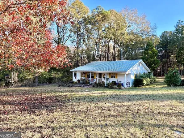 28 Swann Lake Rd, Hazlehurst, GA 31539