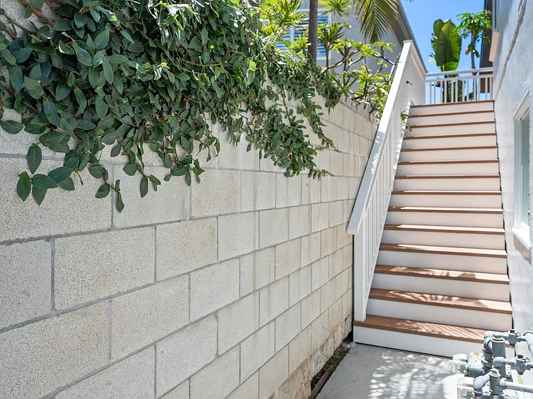 3717 Riviera Dr — Photo 27