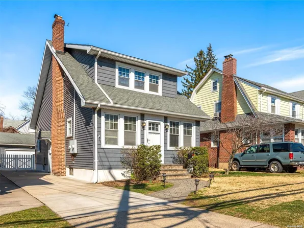 222 Plainfield Avenue, Floral Park, NY 11001