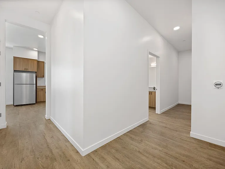 918 at Eastchester — Photo 49