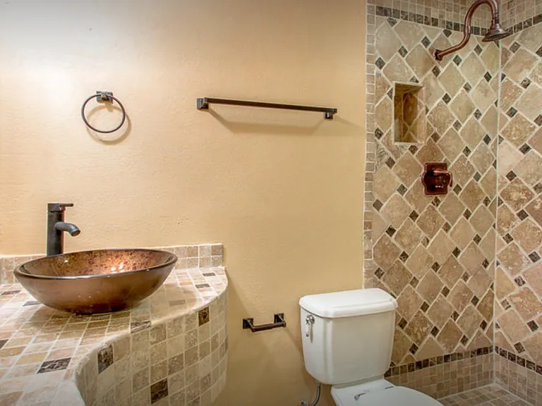 2448 W Freeway Ln — Photo 6