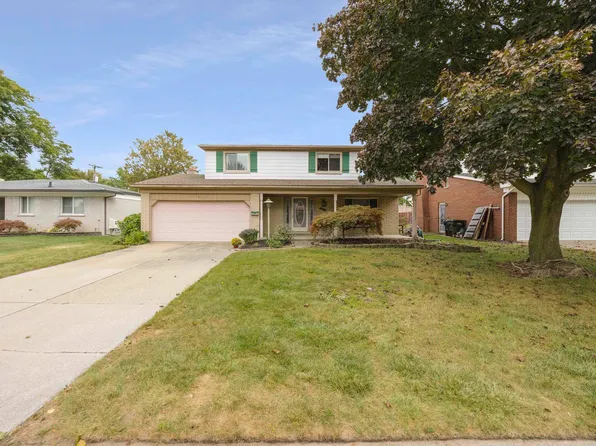40432 Meade Point Dr, Sterling Heights, MI 48313