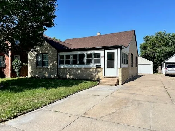 629 N Fountain St, Wichita, KS 67208