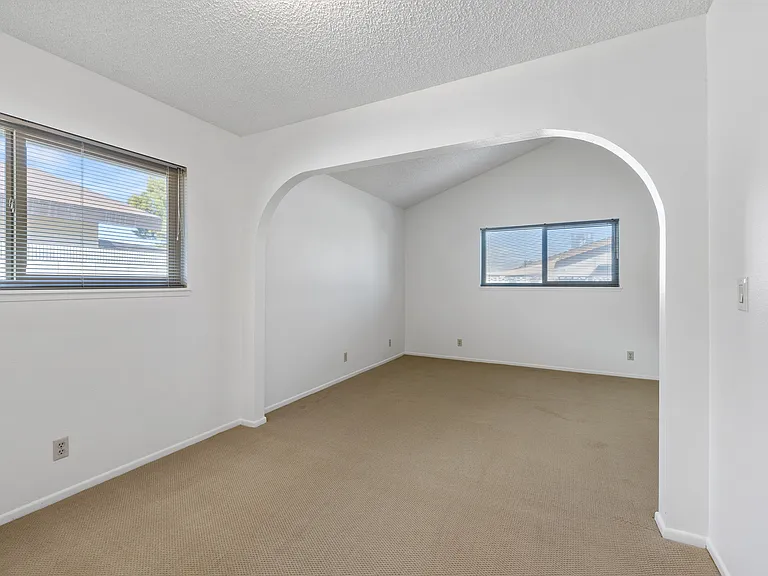 841 Landsford St — Photo 20