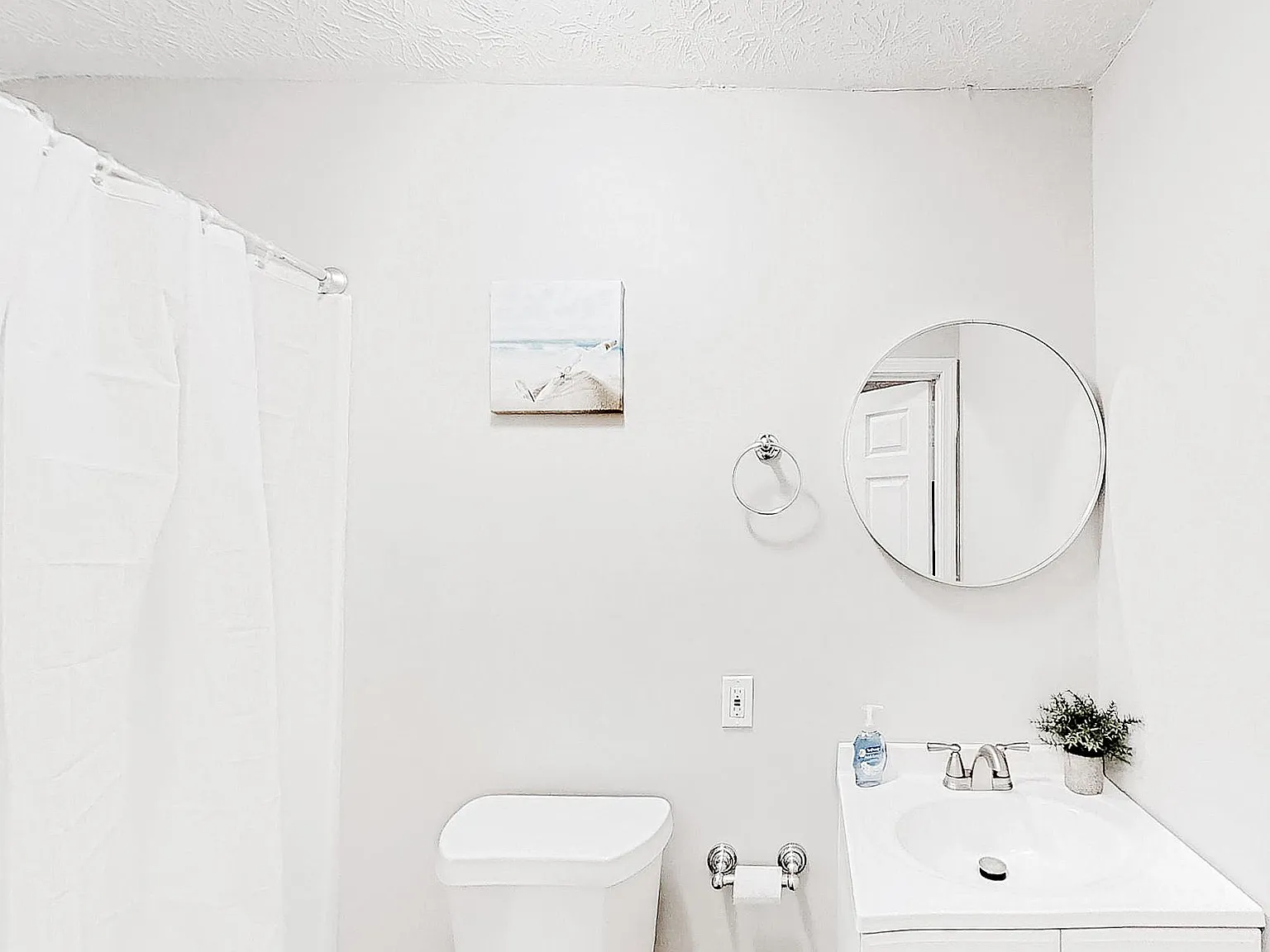 4 bed, 3.0 bath, 2402 sqft, $607 — Photo 3