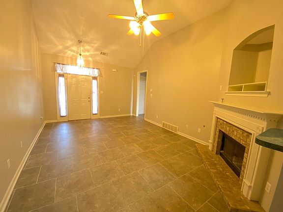 2nd image of 1528 Sawmill Creek Ln