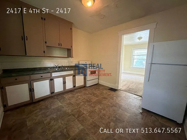 2417 E 4th St #2417 — Photo 8