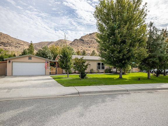 2nd image of 4079 Bluerock Dr NE