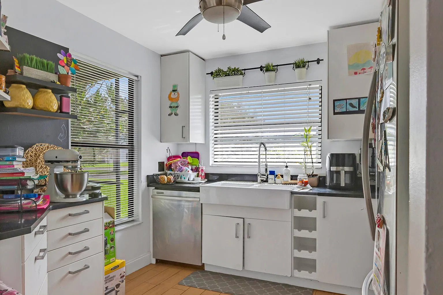 3 bed, 1413 sqft, $3,200 — Photo 1